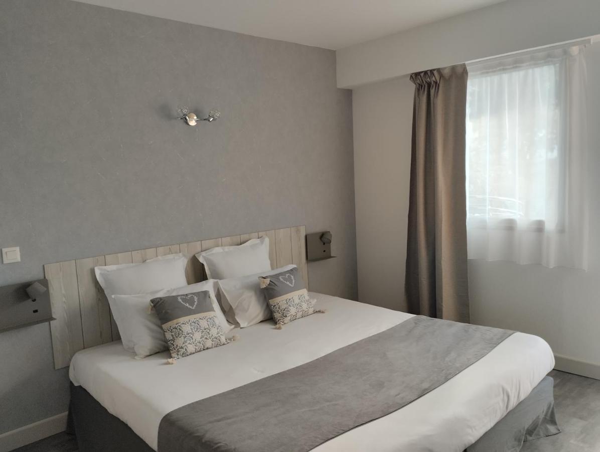 Hotel Le Vanseen Les Vans Luaran gambar