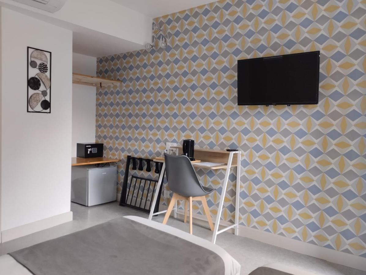 Hotel Le Vanseen Les Vans Luaran gambar
