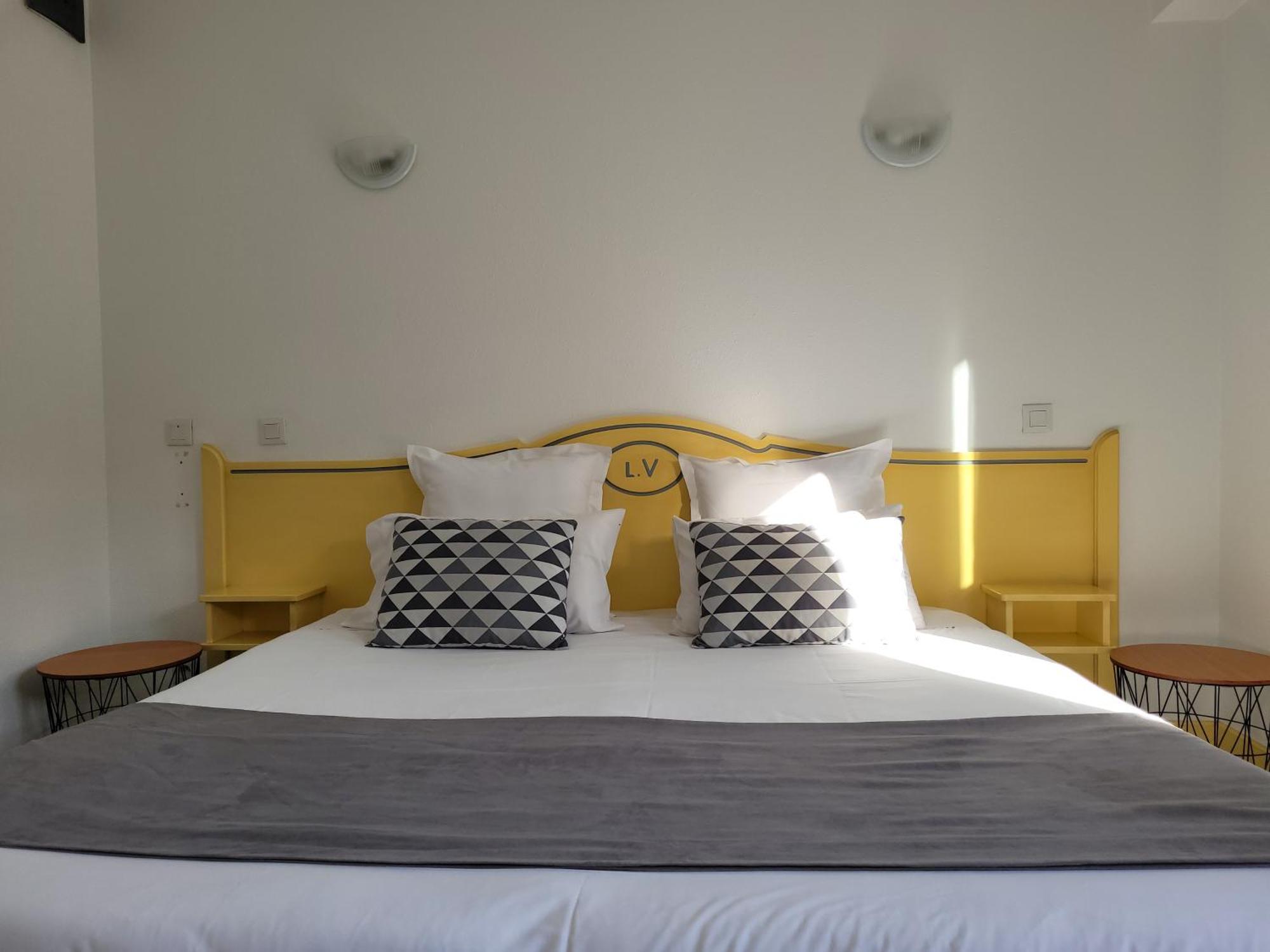 Hotel Le Vanseen Les Vans Luaran gambar