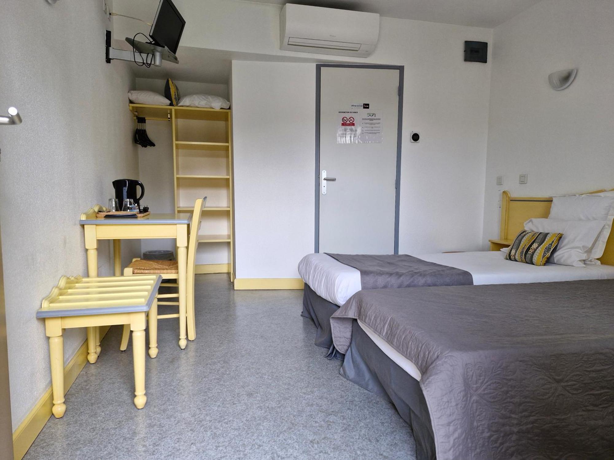 Hotel Le Vanseen Les Vans Luaran gambar