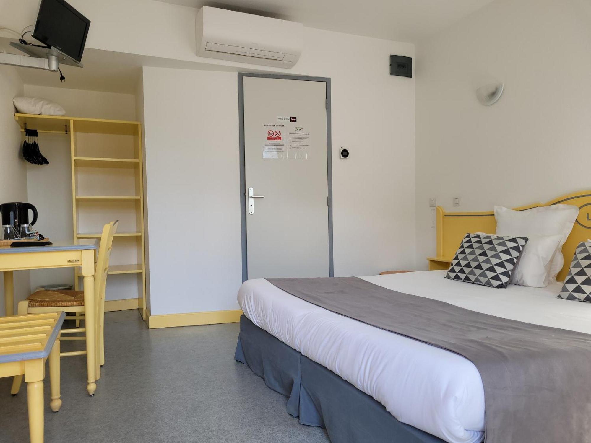 Hotel Le Vanseen Les Vans Luaran gambar