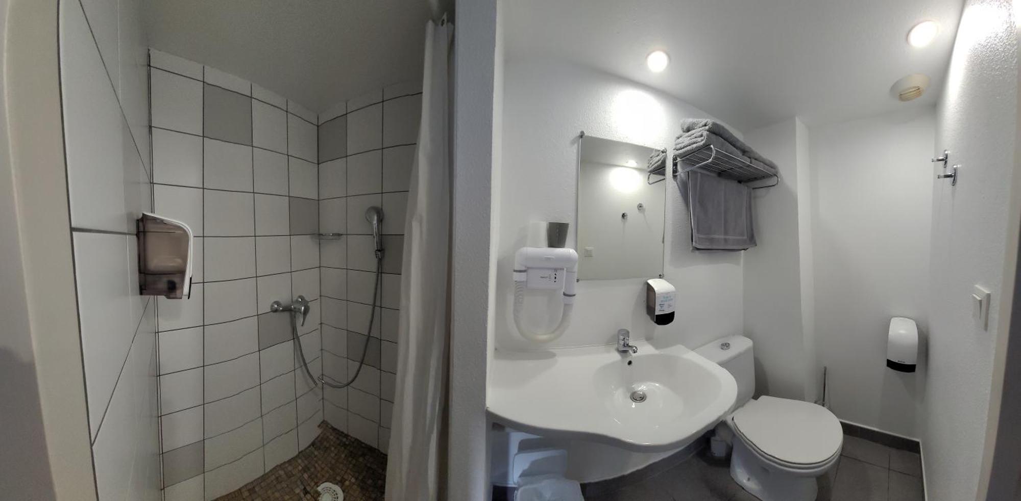 Hotel Le Vanseen Les Vans Luaran gambar