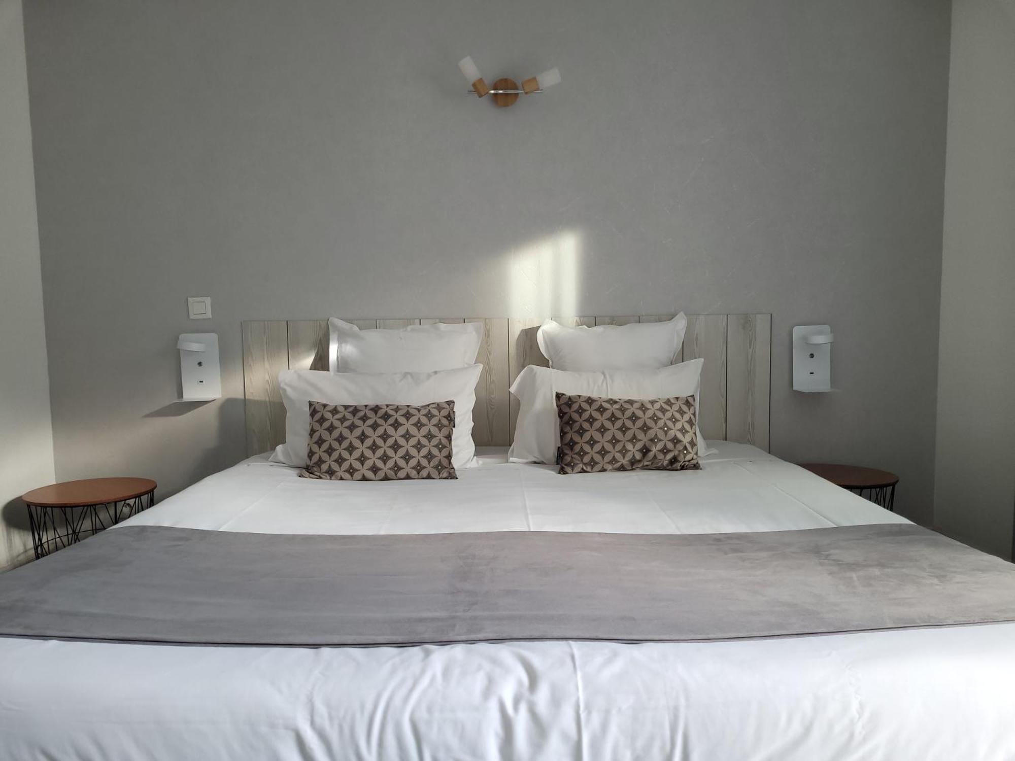Hotel Le Vanseen Les Vans Luaran gambar