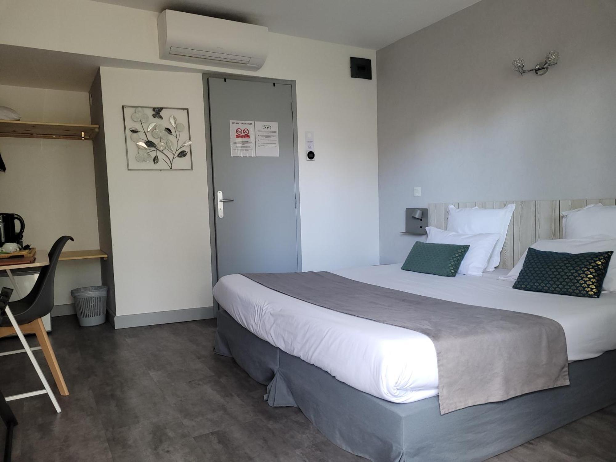 Hotel Le Vanseen Les Vans Luaran gambar