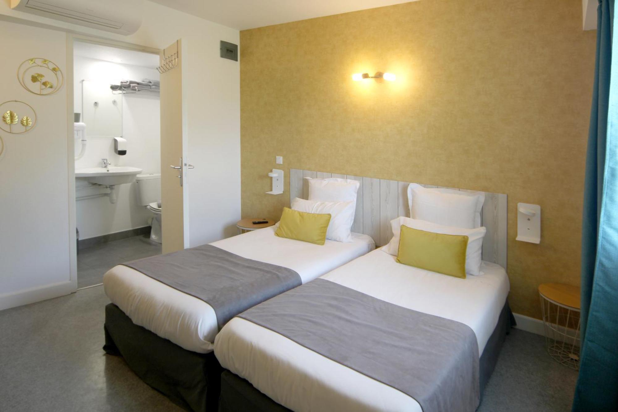 Hotel Le Vanseen Les Vans Luaran gambar