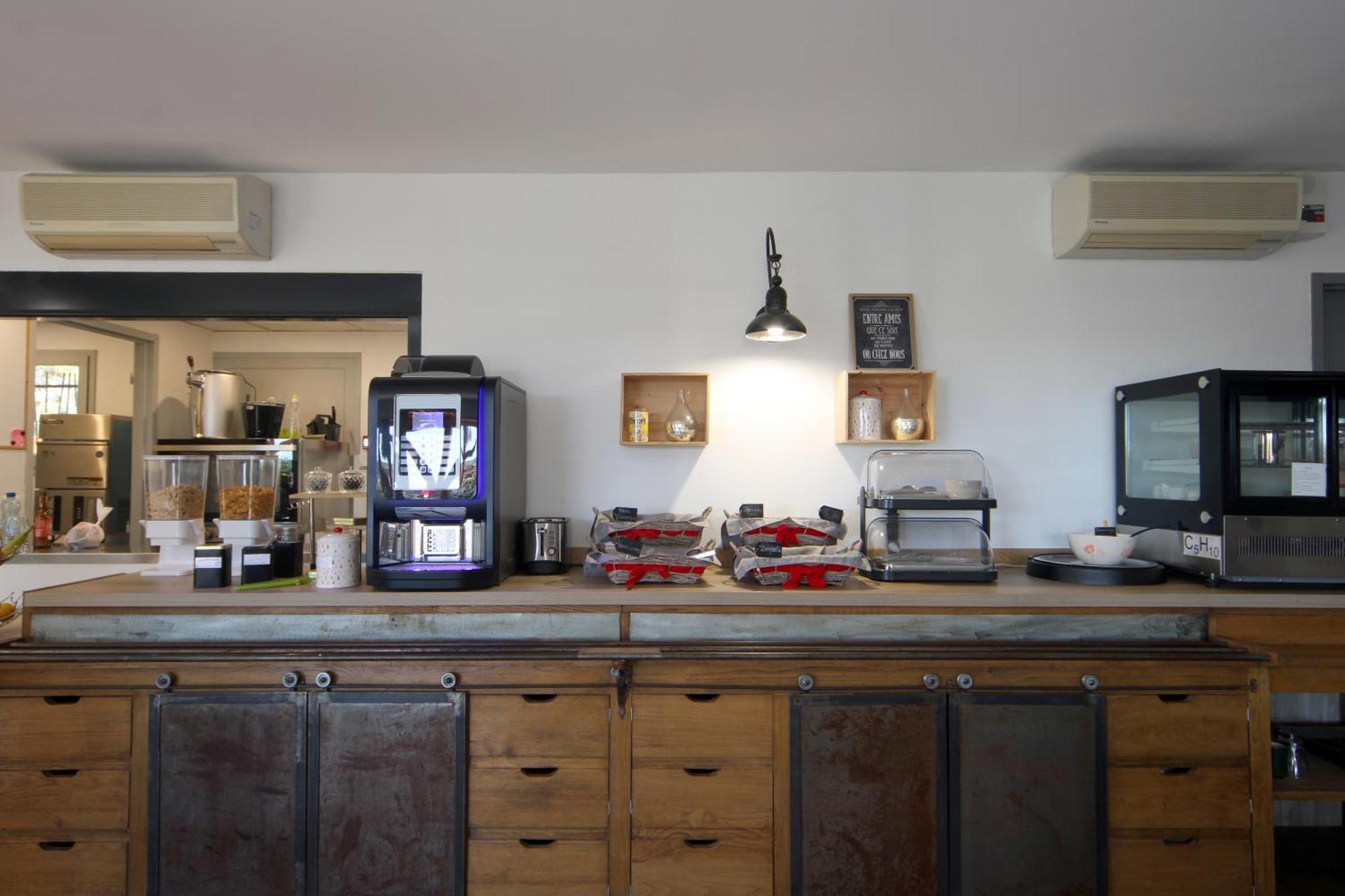Hotel Le Vanseen Les Vans Luaran gambar