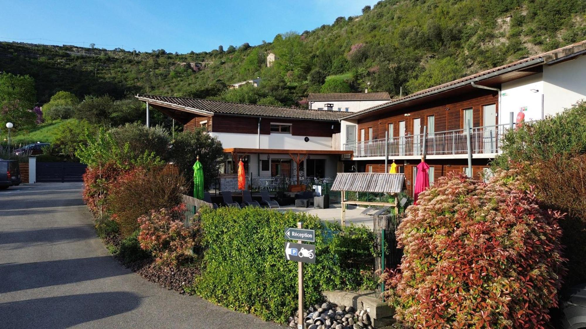 Hotel Le Vanseen Les Vans Luaran gambar