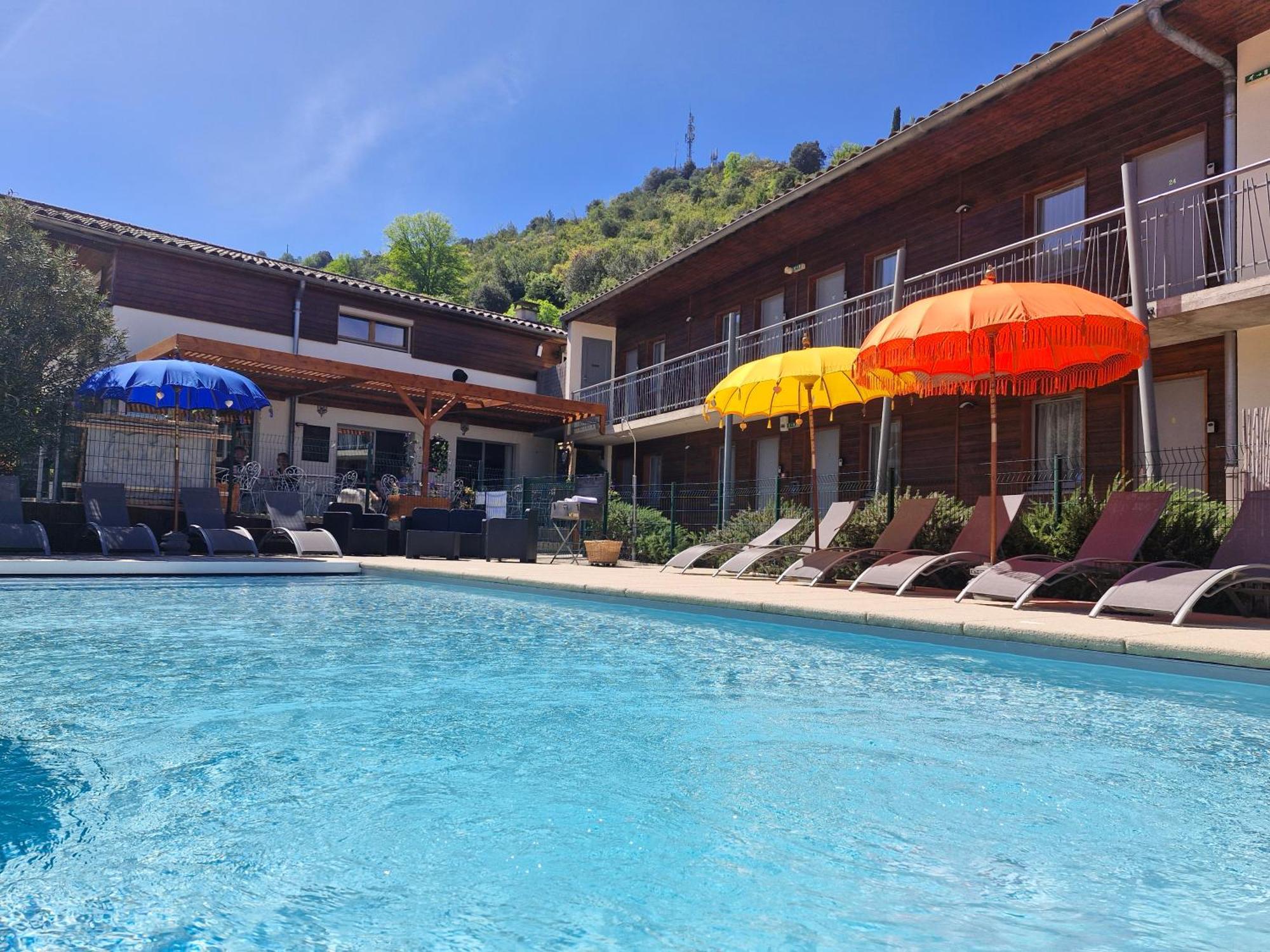 Hotel Le Vanseen Les Vans Luaran gambar