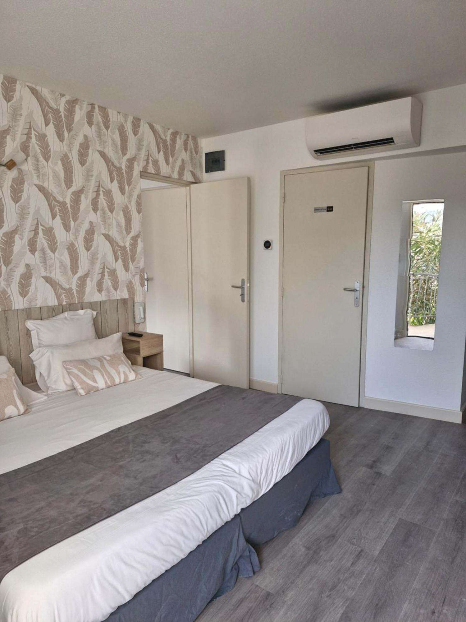 Hotel Le Vanseen Les Vans Luaran gambar